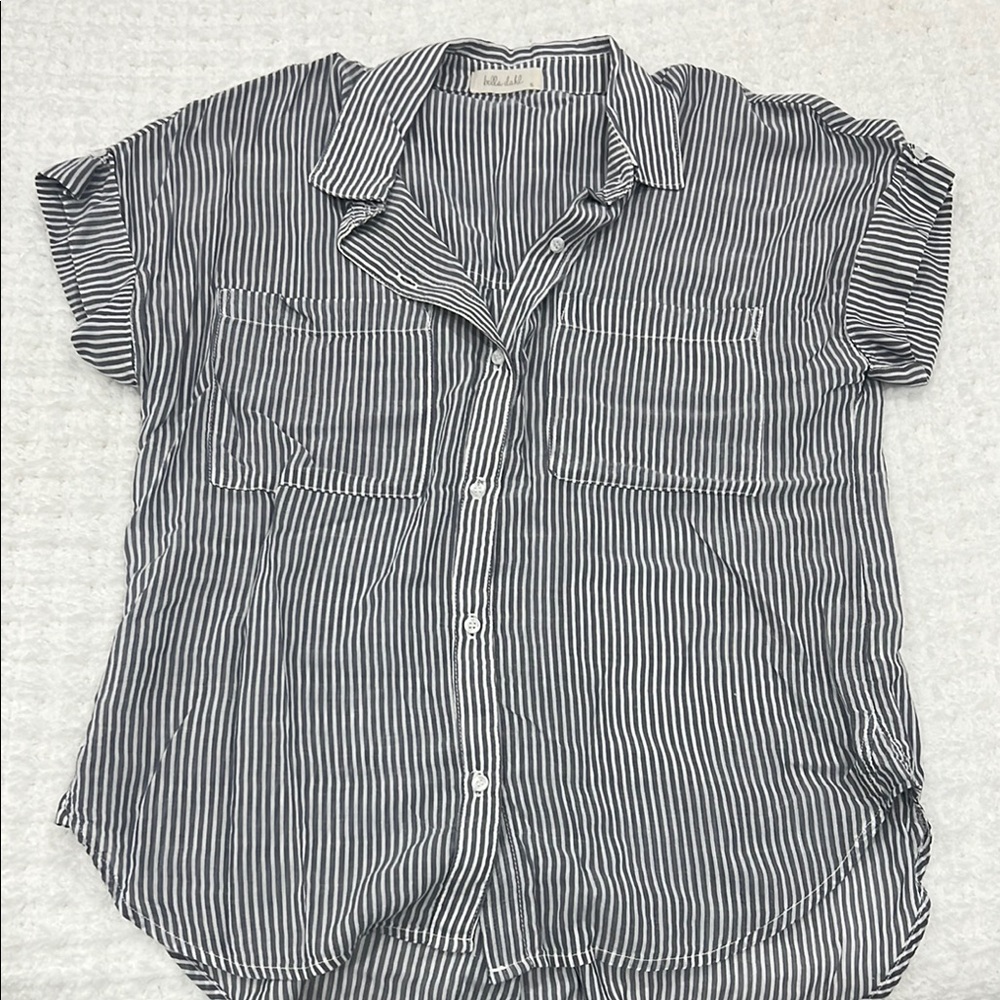 Bella Dahl Lightweight Grey and White Striped Short Sleeve Button Down, Size S